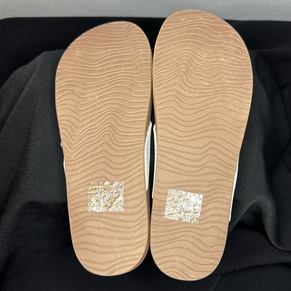 NWOT Reef sandals - Picture 6 of 7